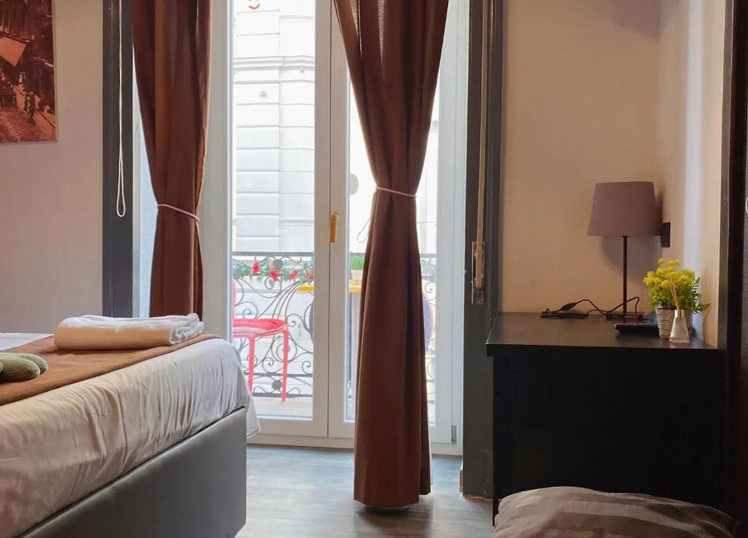 Dolce Vita Rooms Naples 0*,