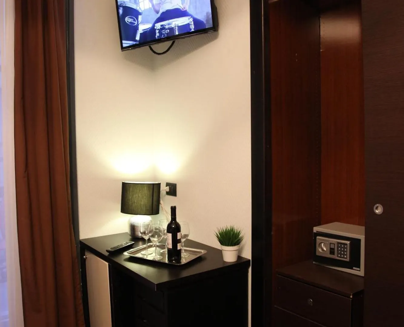 Dolce Vita Rooms Naples Bed & Breakfast