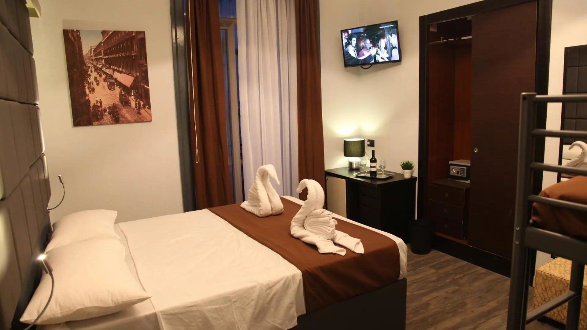 Dolce Vita Rooms Naples Bed & Breakfast