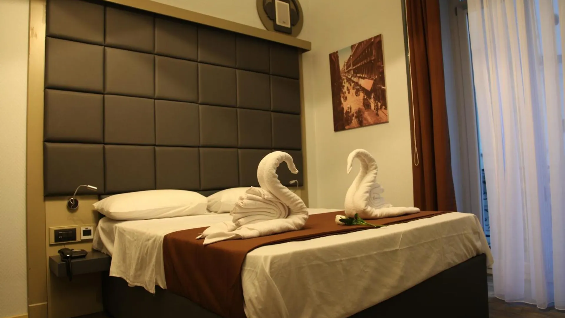 Dolce Vita Rooms Naples 0*,  Italy