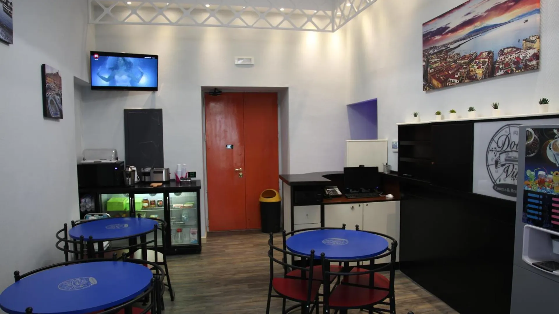 Dolce Vita Rooms Naples 0*,  Italy