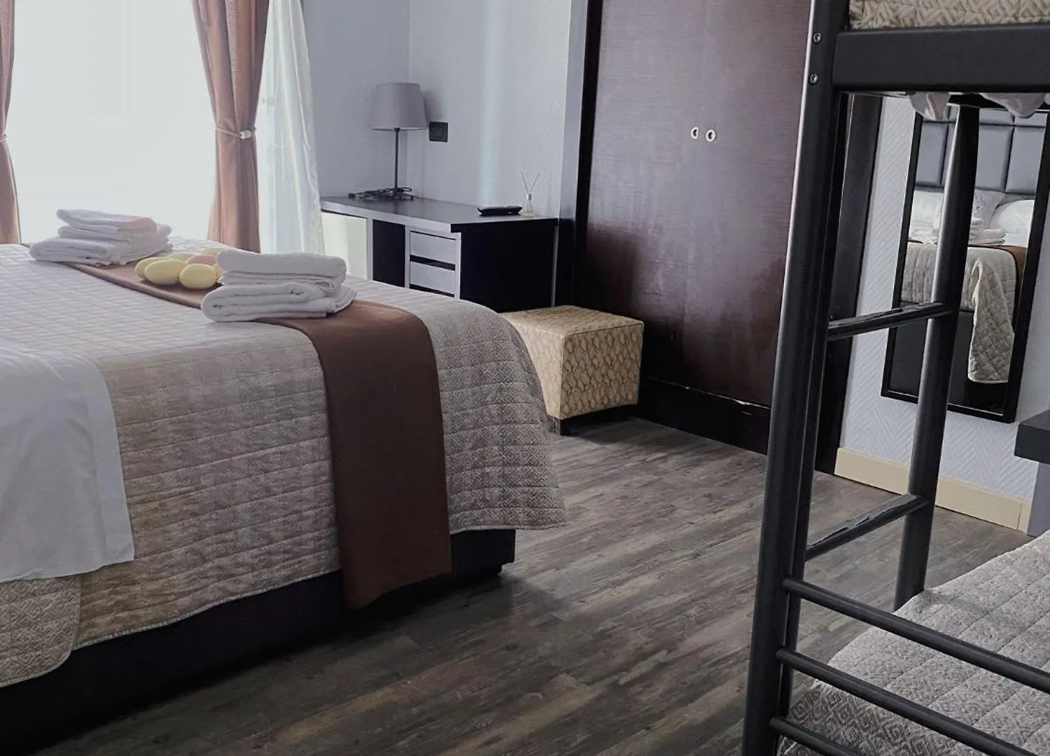 Dolce Vita Rooms Naples